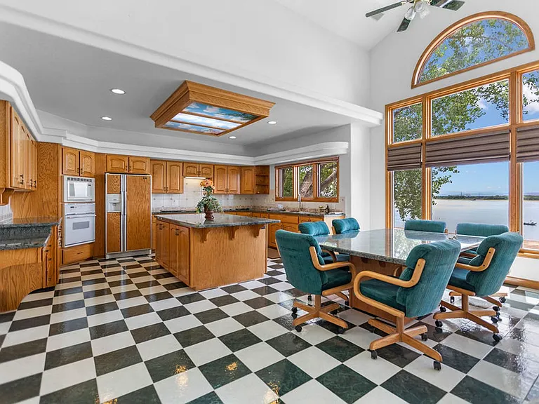 3957 Valley Oak Dr — Photo 20