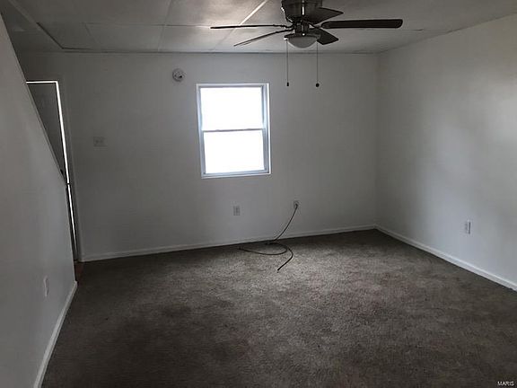 2nd image of 919 5th St