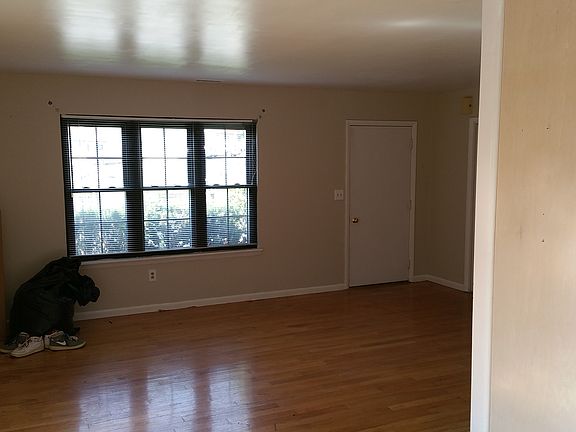 4th image of 68 Sunny Brook Cir