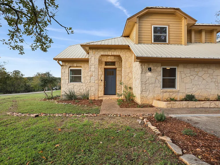 4 Concord Cir — Photo 24
