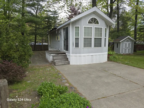 2757 Owens Dr Unit 163, Houghton Lake, MI 48629