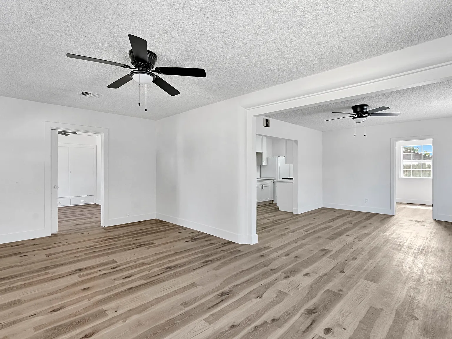 3 bed, 1337 sqft, $2,150 — Photo 4
