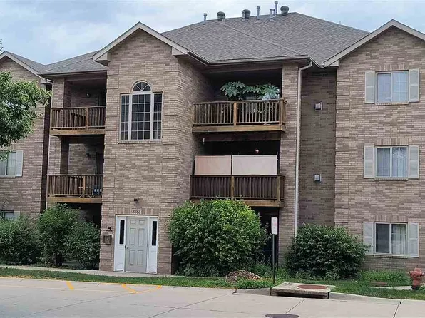 2865 Coral Ct APT 301, Coralville, IA 52241