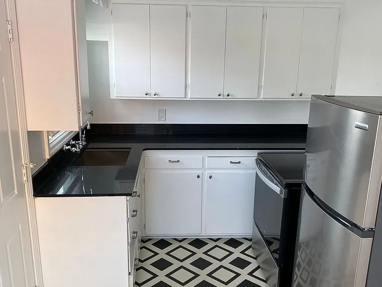 2400 N Killingsworth St — Photo 6