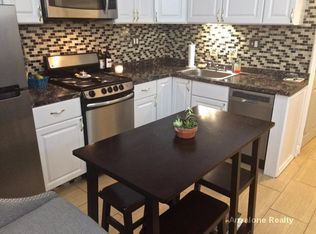 17 Cleveland Pl #317, Boston, MA 02113