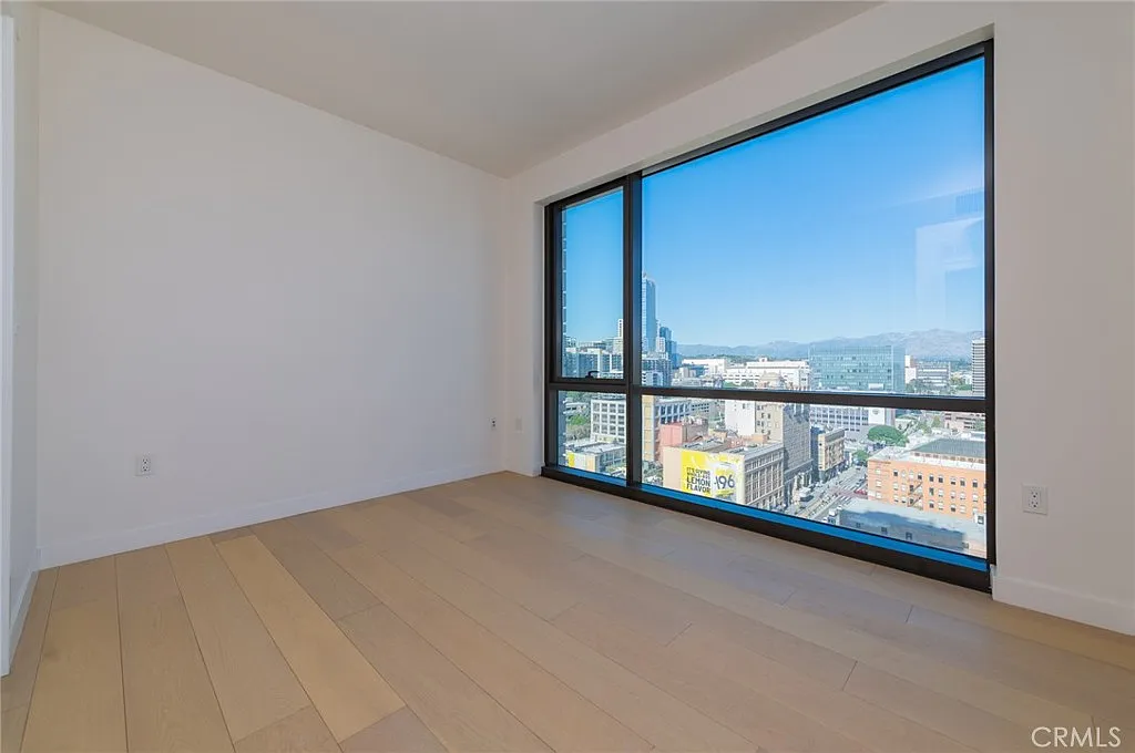 2 bed, 928 sqft, $3,850 — Photo 4
