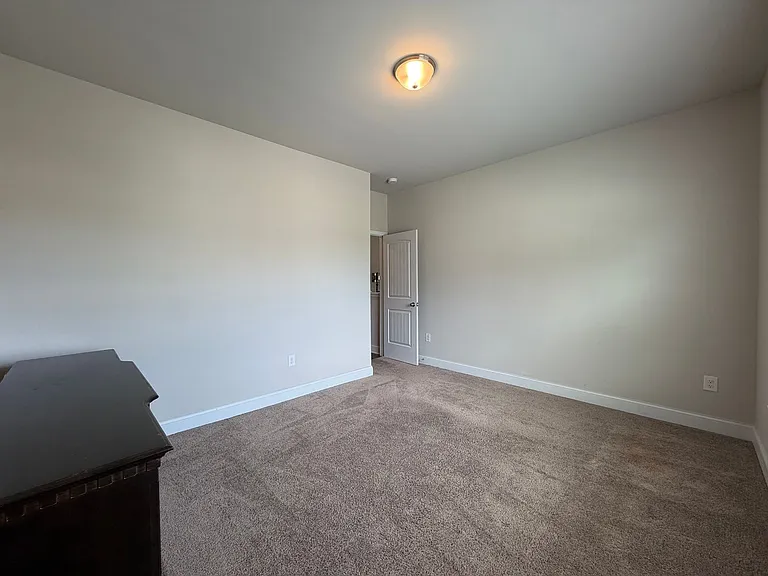 61 N Village Cir — Photo 21