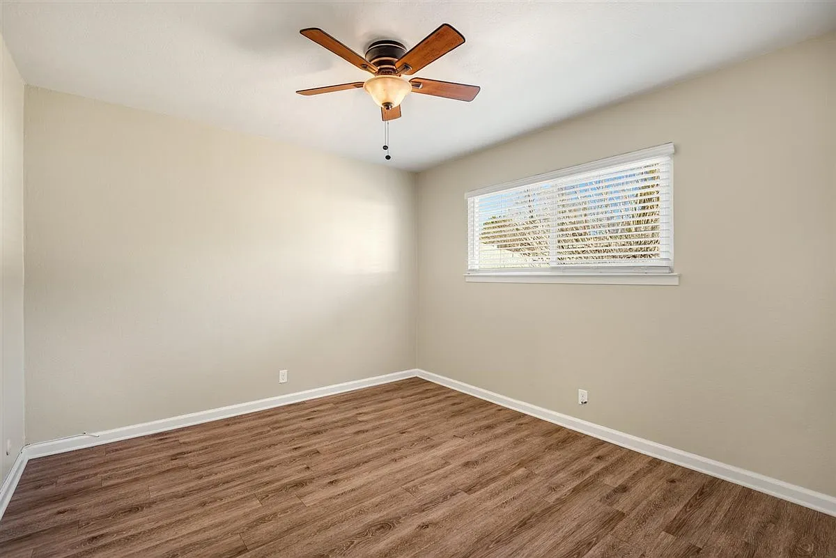 1 bed, 700 sqft, $2,200 — Photo 3
