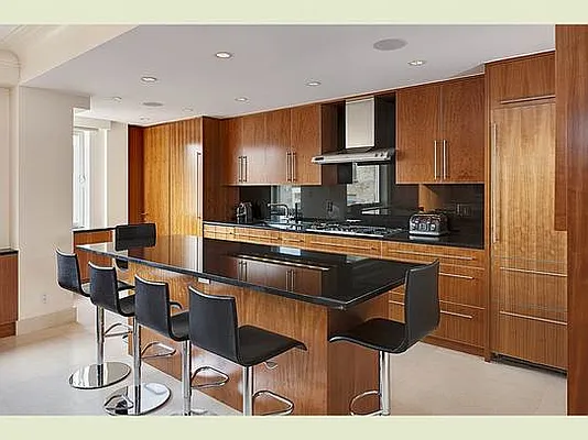 Rented by Stribling | media 26