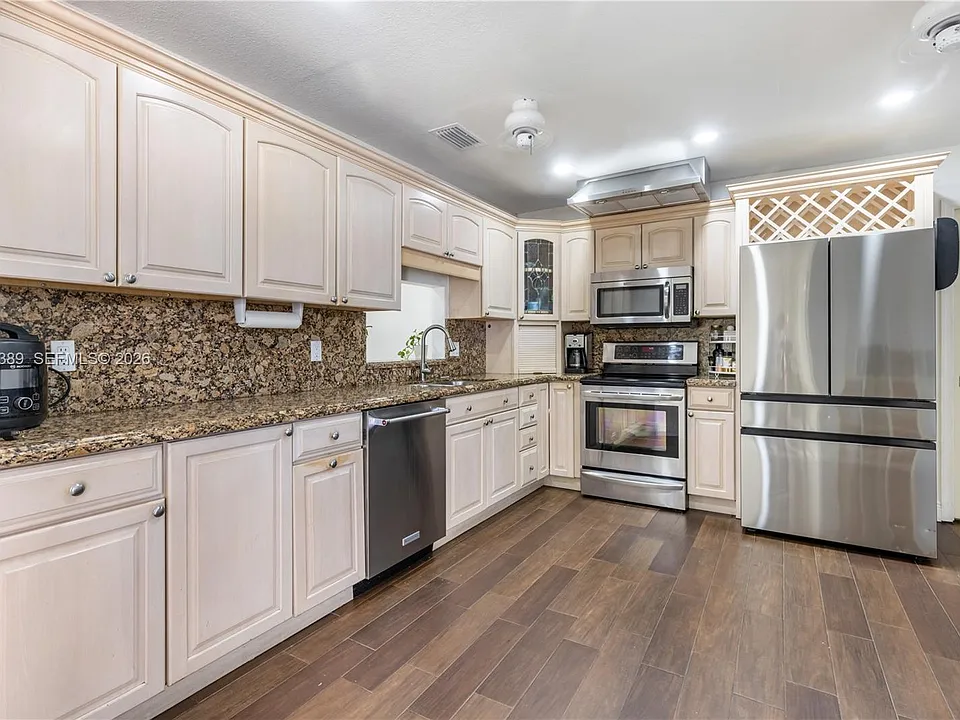19323 Carolina Cir