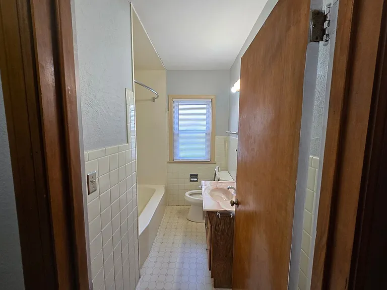 804 W Lombard St — Photo 8