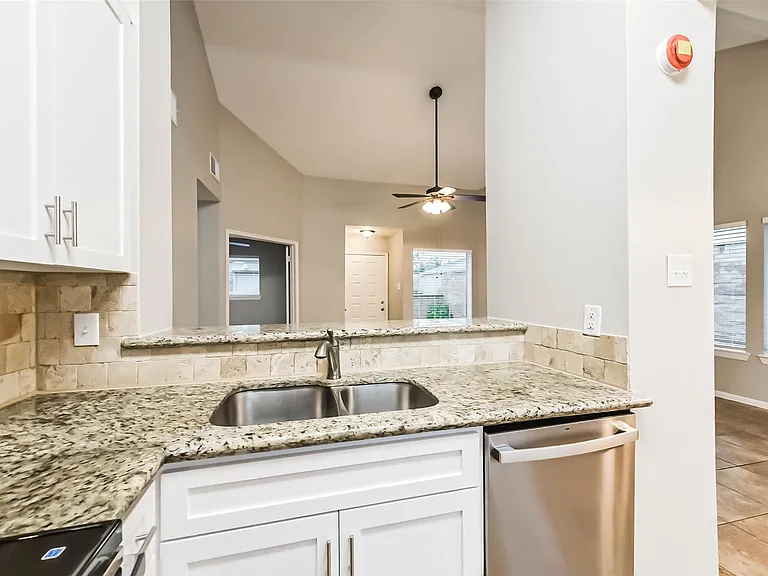 18515 Meadows Way Dr — Photo 13