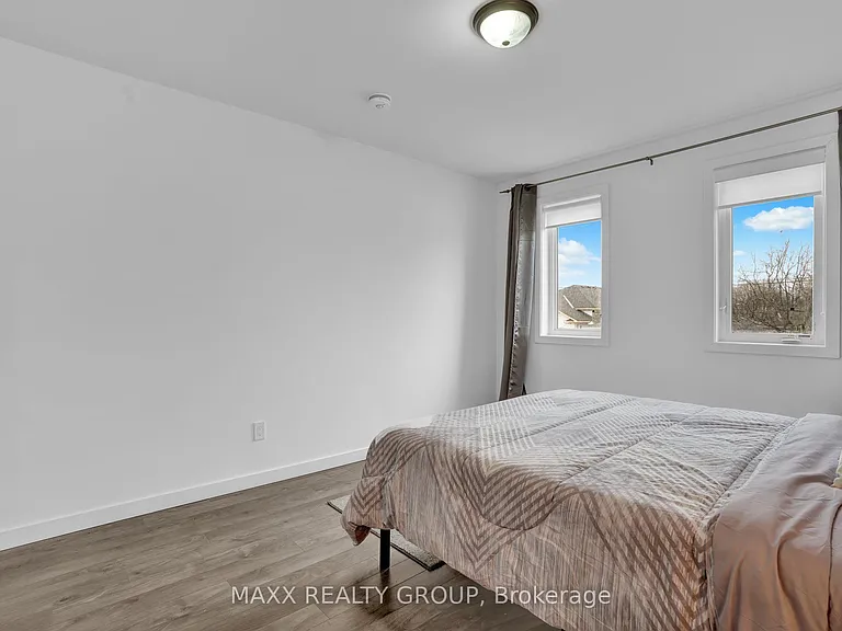 352 Alberta St — Photo 22