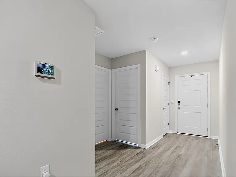 6817 Interlachen Ln — Photo 11