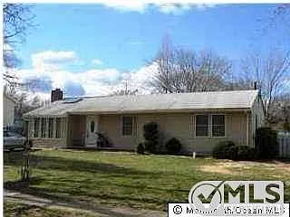 594 Fountain Dr photo 1
