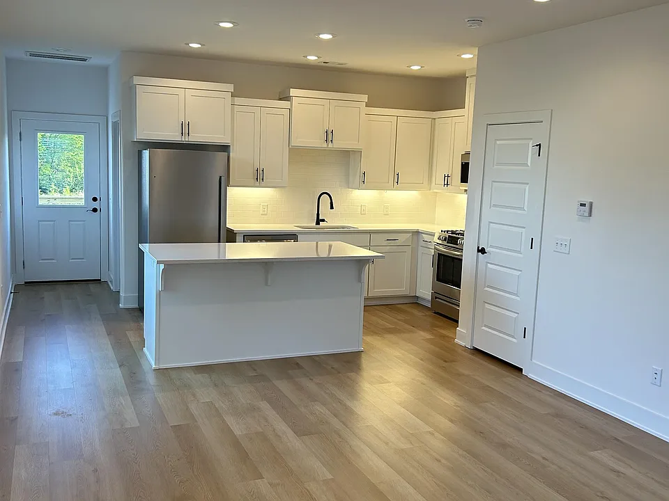 1420 E Huntsville Rd #2