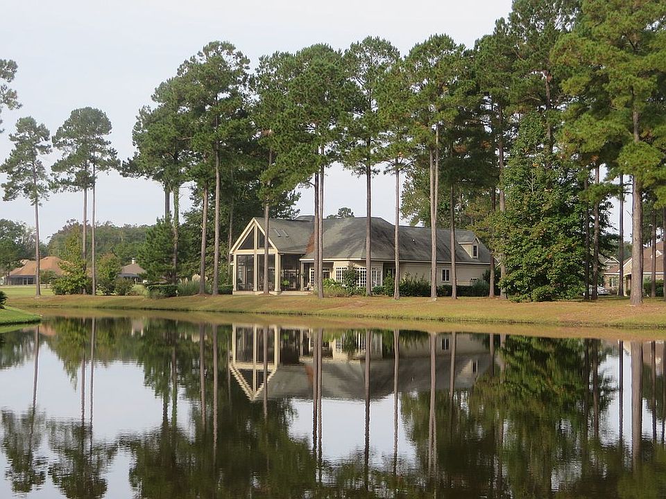 2nd image of 4 Calverton Pl