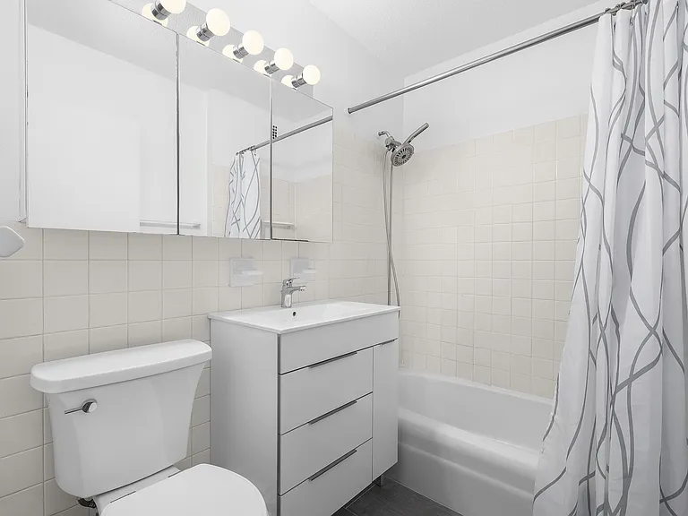 1641 3rd Ave #29D — Photo 8