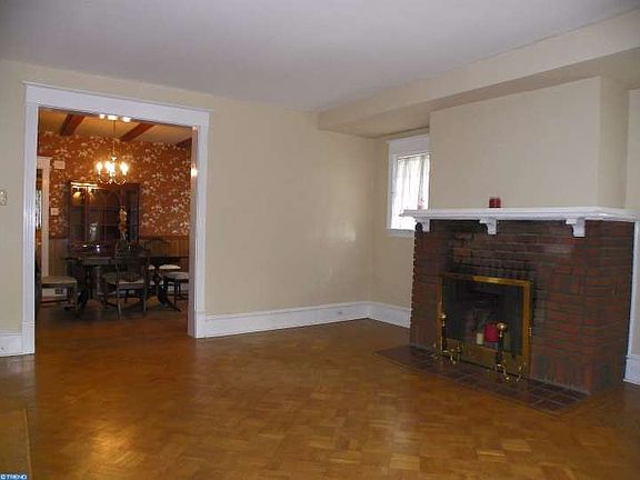5th image of 923 Foulkrod St