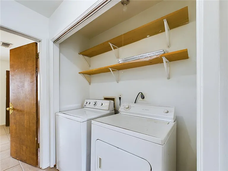 1601 George Bush Dr #B — Photo 6
