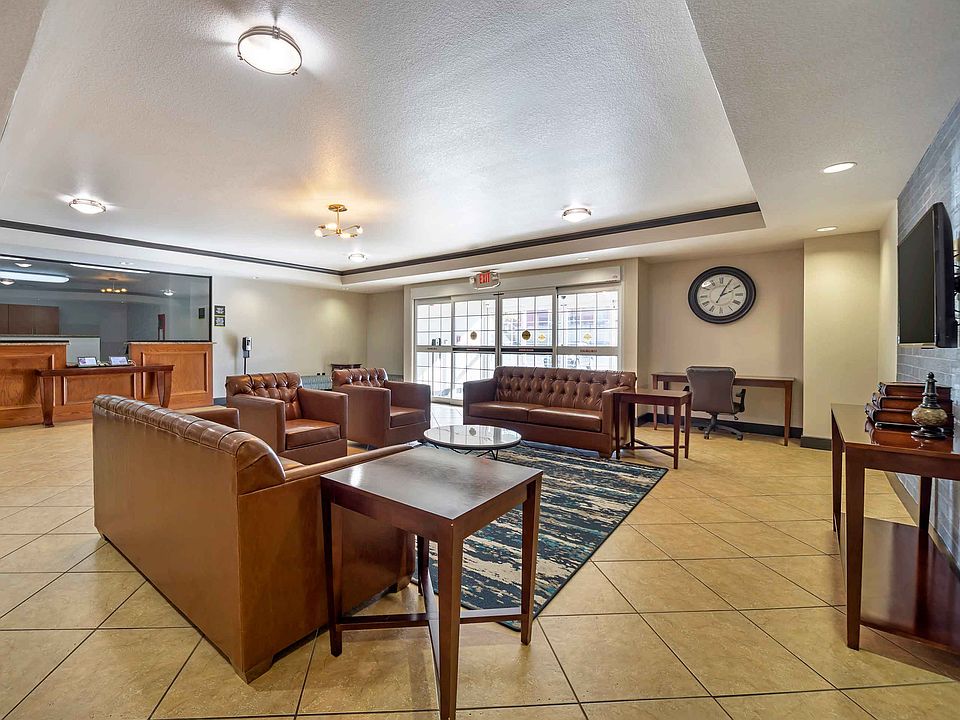 Lobby and Guest Check-in