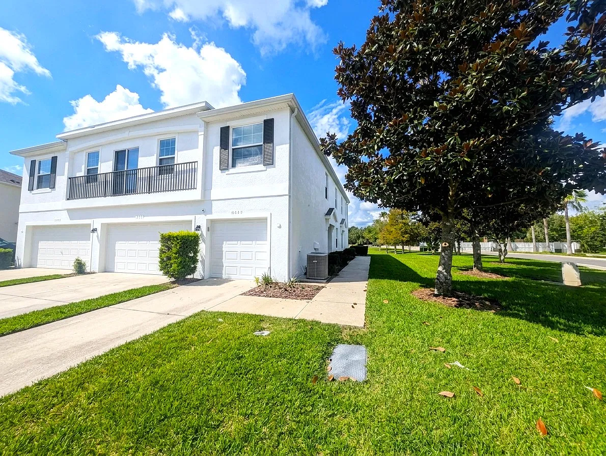 Bright & Inviting 2 Bed, 2 Bath Townhome | Garage, Pool & In-Unit Laundry in Walden Woods! — Photo 1