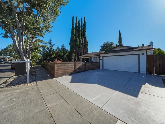 4th image of 1563 Clarita Ave