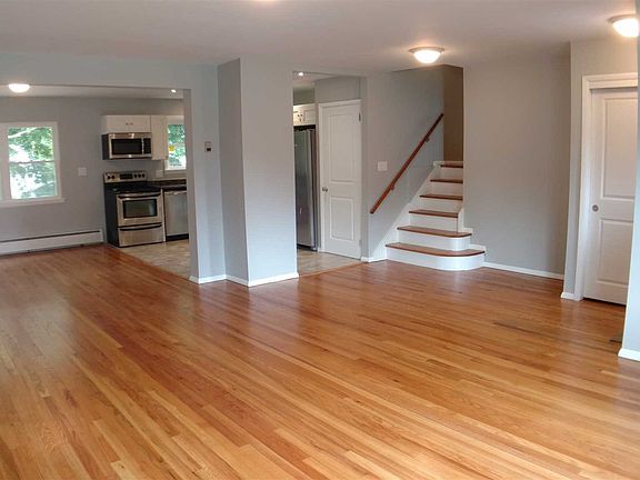 3rd image of 12 Lumb Ln
