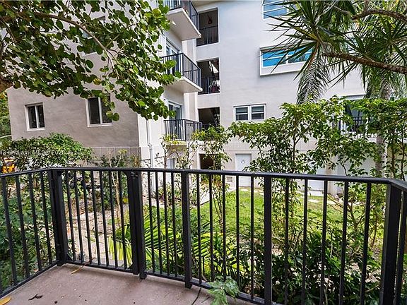 5th image of 6855 Edgewater Dr #1A