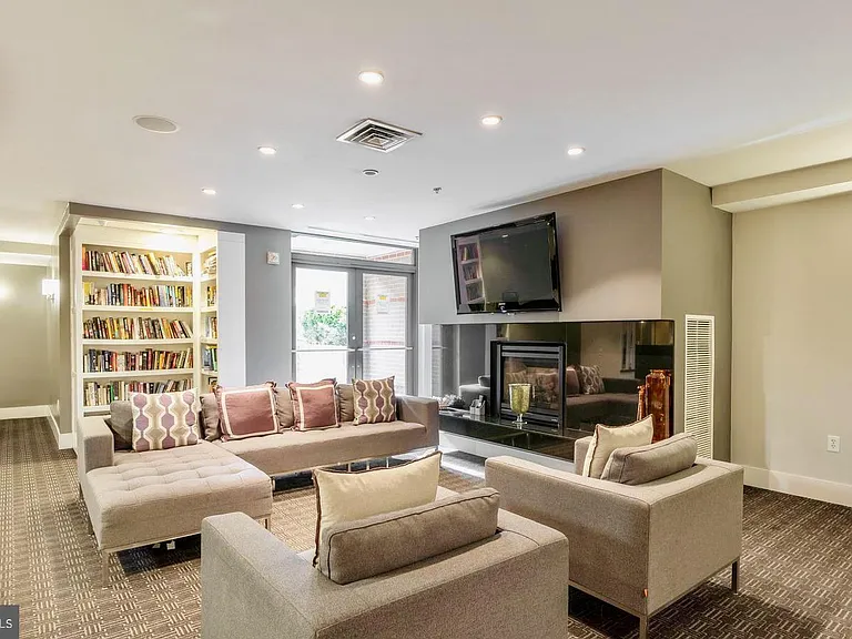525 N Fayette St #117 — Photo 17