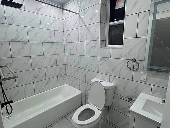 3rd image of 1668 George St #1L