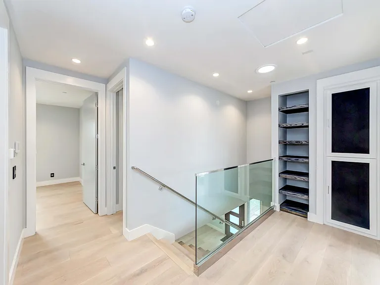 18538 Amie Ave — Photo 19