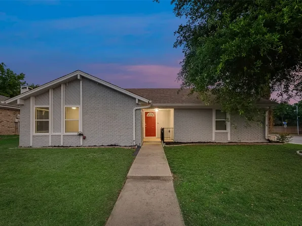 6400 Alta Vista Dr, Watauga, TX 76148