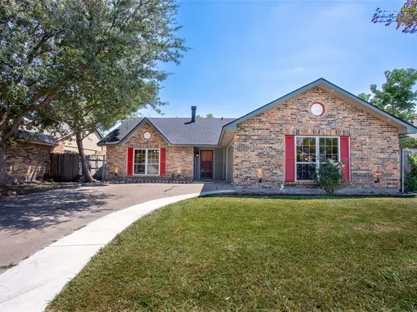 1717 Lewis Trl, Grand Prairie, TX 75052