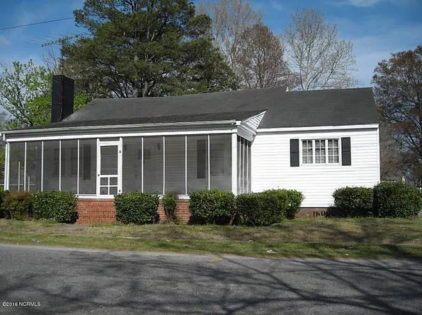 209 S Morro St, Fairmont, NC 28340