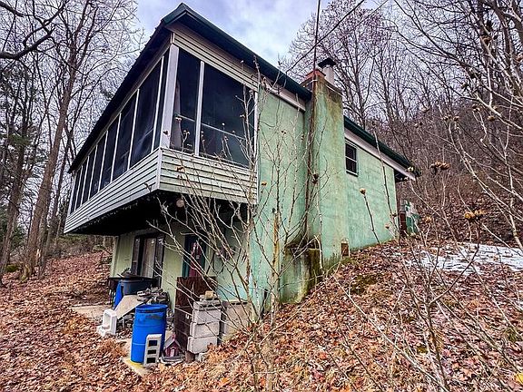 2nd image of 17356 Dayton Ln