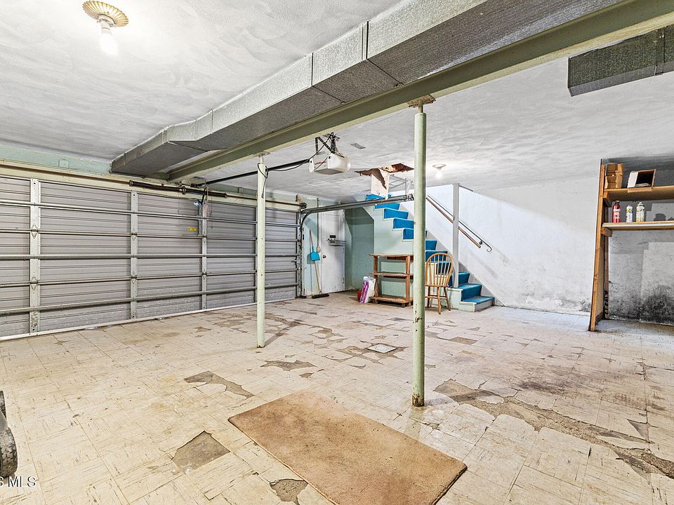 19th image of 3739 S Beverly Hills Dr