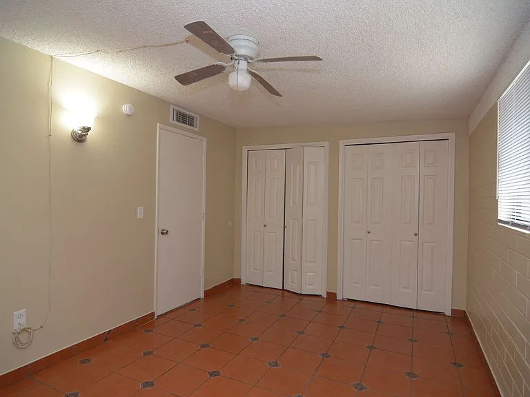 1074 W Pennsylvania Dr — Photo 15