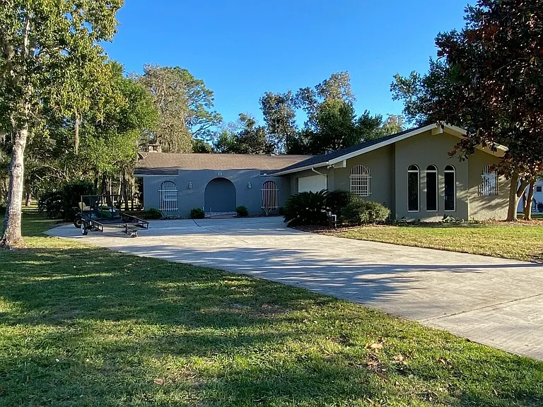 11 Bumelia Ct — Photo 1