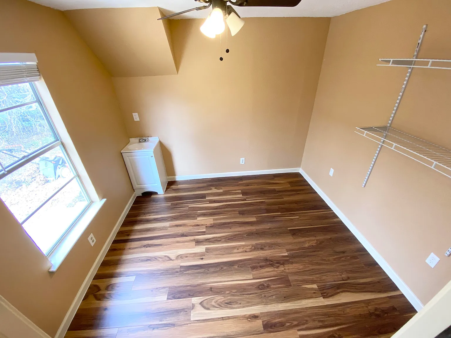 1 bed, $550 — Photo 2