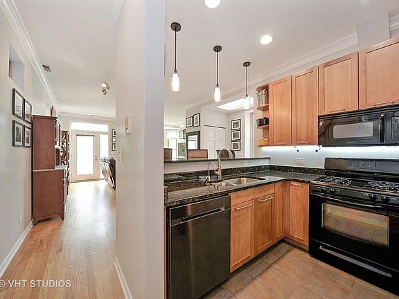 4th image of 3852 W Wrightwood Ave #2