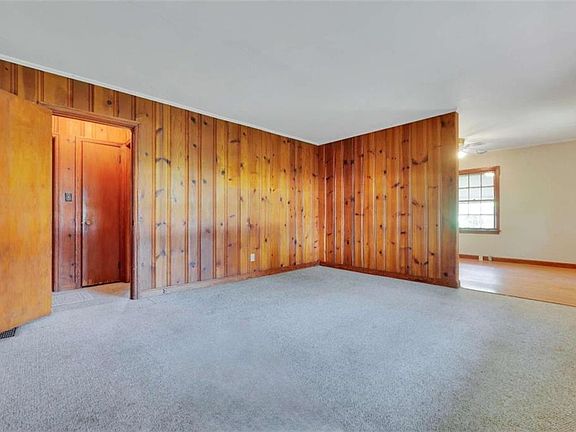 4th image of 359 Keys Ferry St