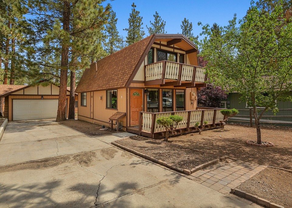 1st image of 317 E Sherwood Blvd