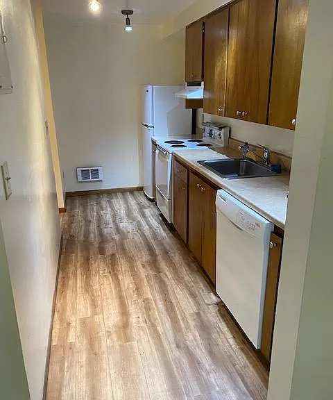 716 N 45th St #1 — Photo 7