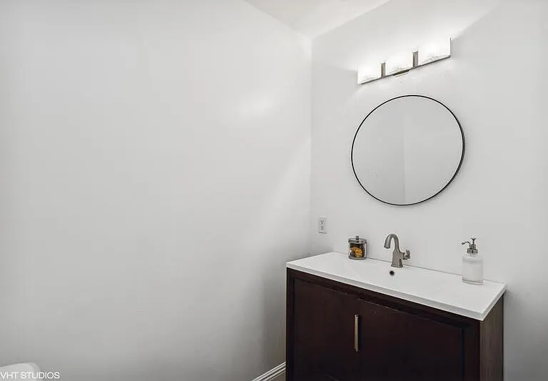 2571 Van Buren Ave — Photo 21