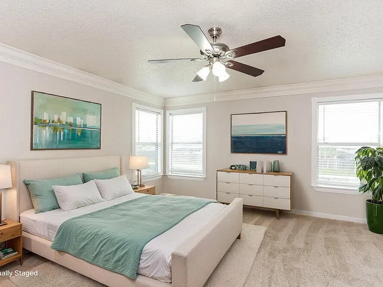 7027 Glenshire Dr — Photo 10