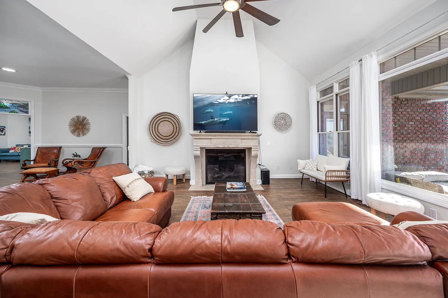 5 bed, 3.0 bath, 2895 sqft, $8,104 — Photo 3