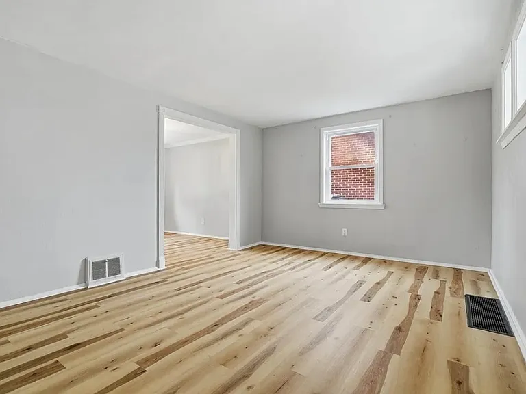110 Dunbar Dr — Photo 6