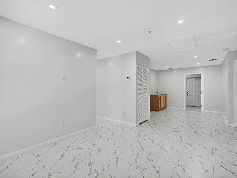 3255 Avenue J — Photo 25
