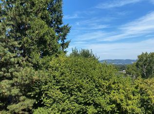 441 SW Dogwood Dr #2, Dundee, OR 97115